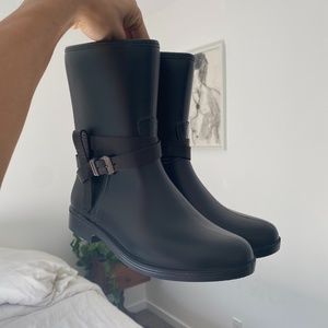 New Barney’s NY black mini rain boots size 6 women’s